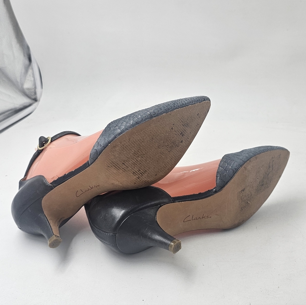 Clarks Artisan Sage Glamor Navy Blue D'Orsay Kitten Heels Size 6 - Picture 14 of 14